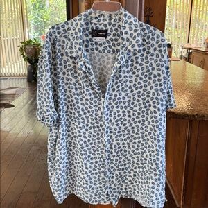 Original Use Men’s XXL short sleeve blue and off-white 100% rayon button down